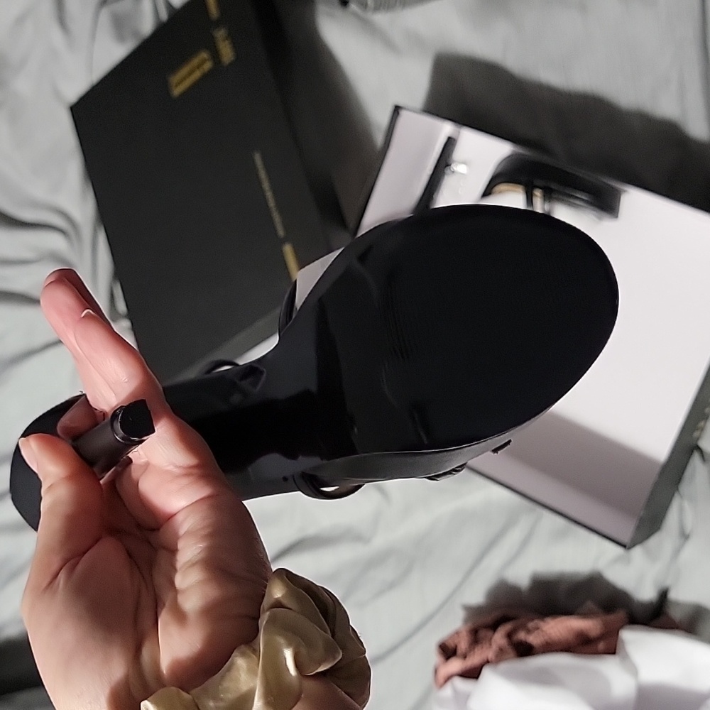 NW Back high heels - Picture 3 of 5